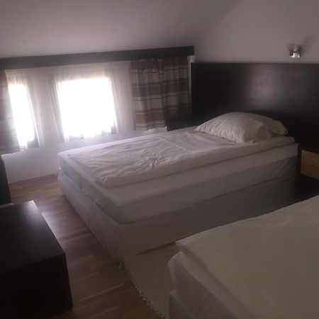 Magyar Golf Club Hotel Kisoroszi Eksteriør billede