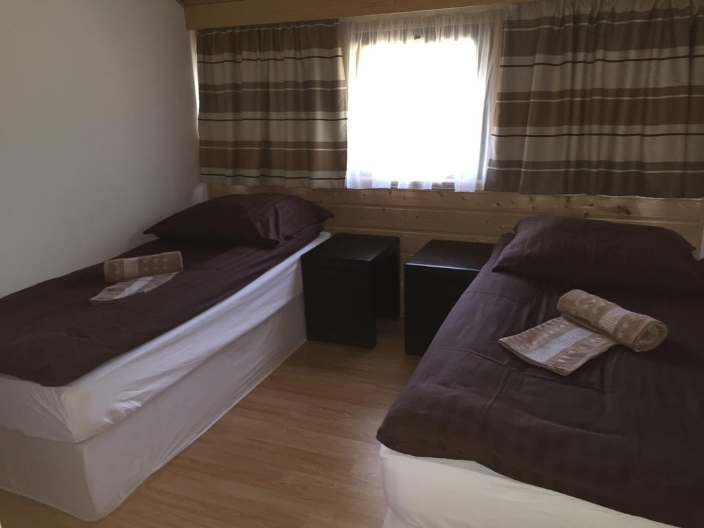 Magyar Golf Club Hotel Kisoroszi Eksteriør billede