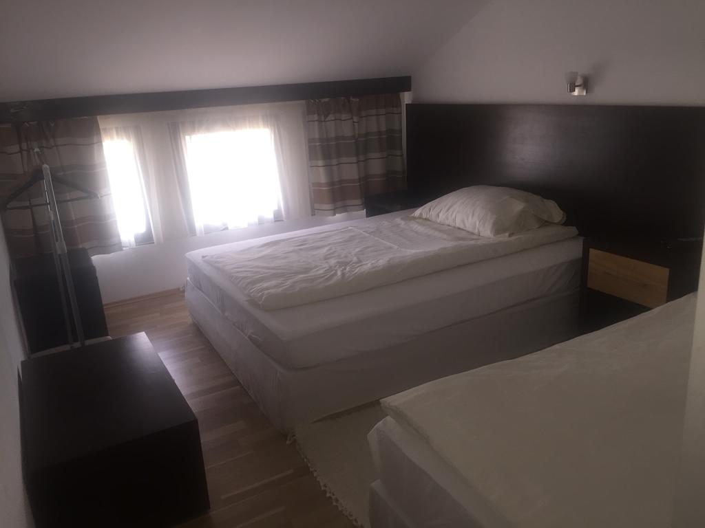 Magyar Golf Club Hotel Kisoroszi Eksteriør billede